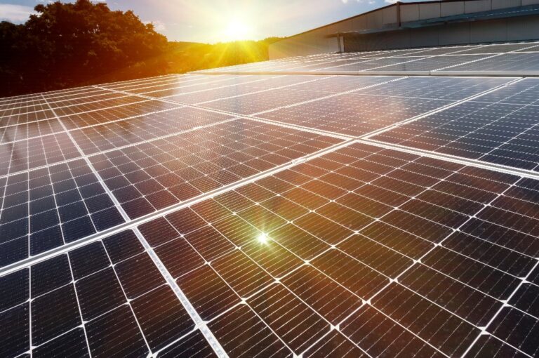 Photovoltaikmodule auf einem Dach